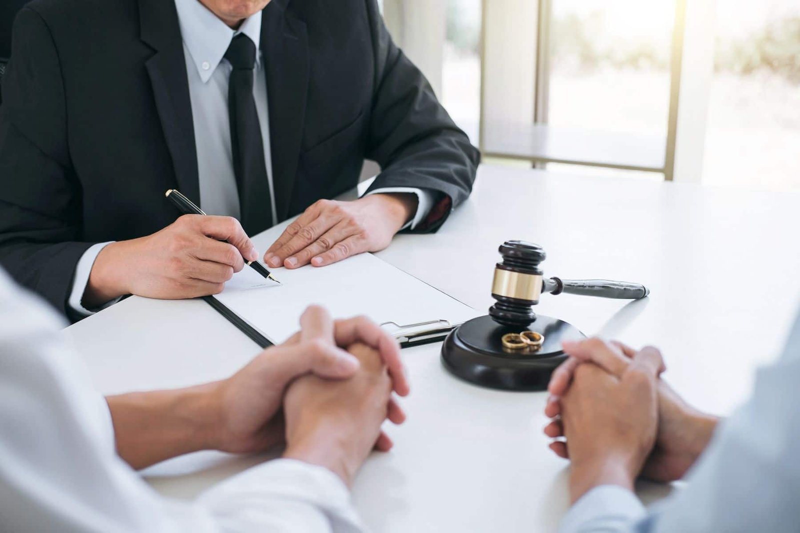 Tips for Finding the Best Divorce Lawyer for Women