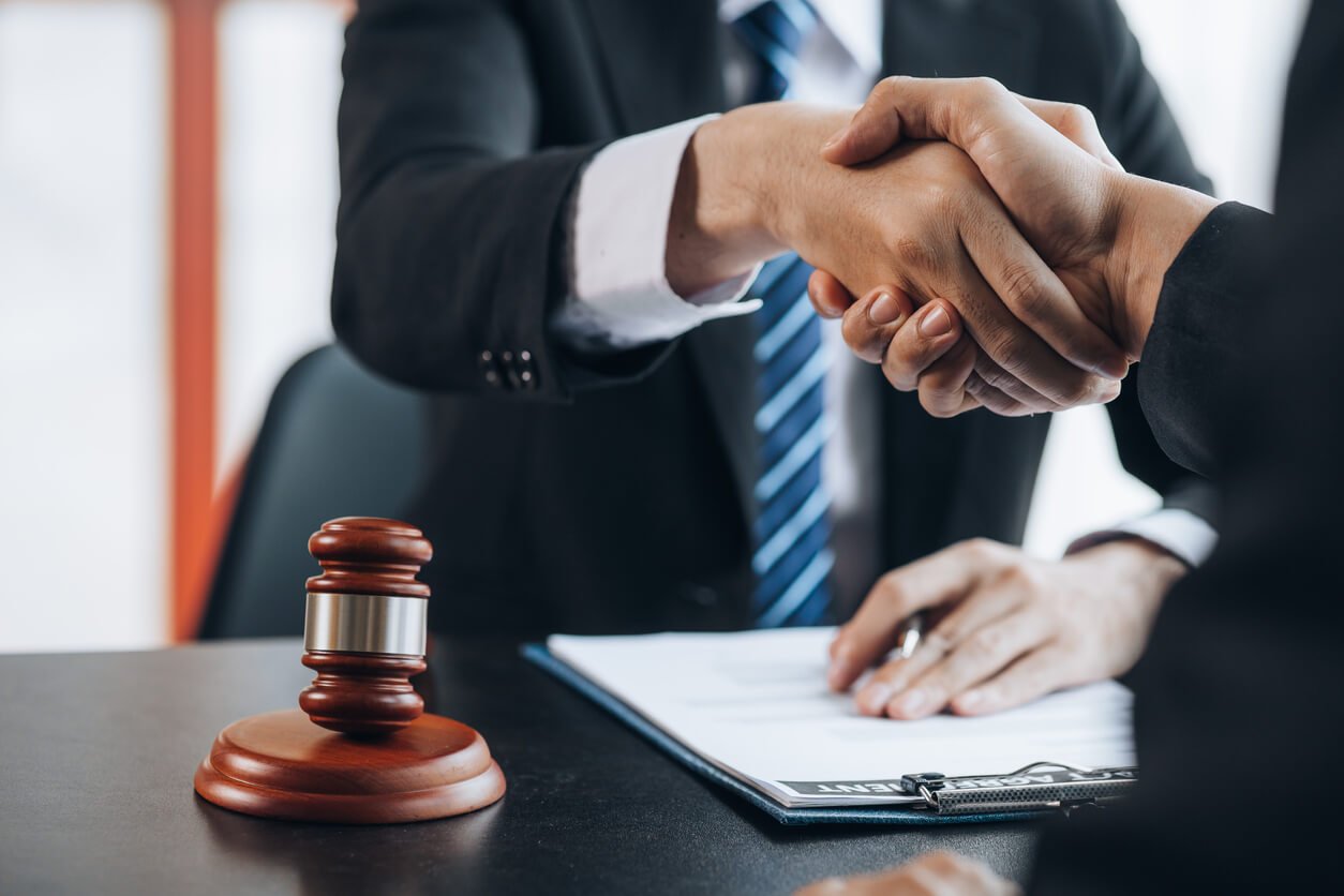 Connecting with Experienced Lawyers in Your Local Area