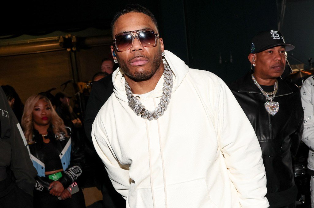 Ex-Bandmate Drops ‘Country Grammar’ Case