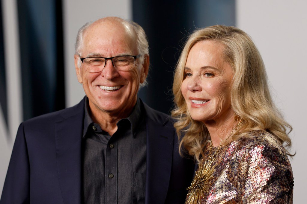 Jimmy Buffett Widow, Business Manager Sue Each Other Over $275M Estate
