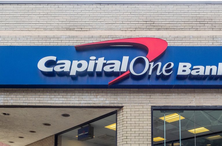 Big Bank Alleges FDIC Erroneously Demanded $475M Special Assessment