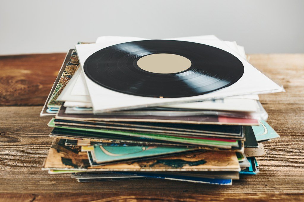 Internet Archive & Labels Settle Lawsuit Over Digitizing Old Records