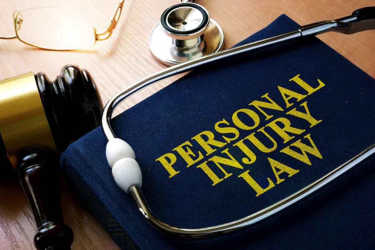 How Personal Injury Lawyers Help with Complex Insurance Claims in the USA